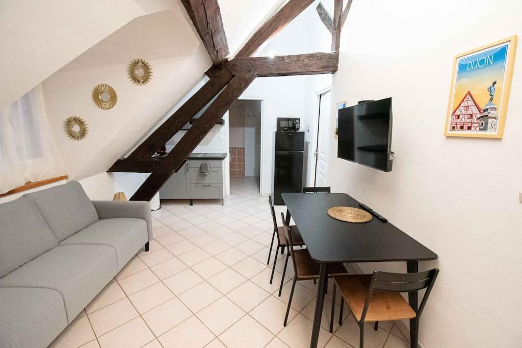 Residence Le Zola Compose De 3 Appartements Distincts En Hyper Centre De Dijon Avec Wifi Екстериор снимка